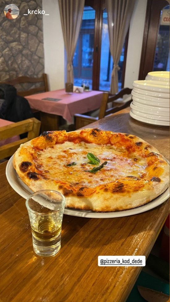 Margherita pizza